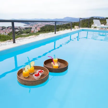Luxury Astraeus 2 Near Split, Private Pool فيلة *